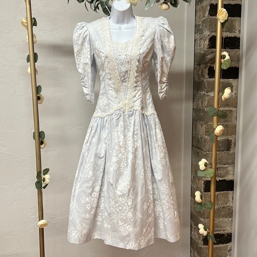 Jessica McClintock 1980s Floral Print Dropped Waistline Wedding Dress Size 4